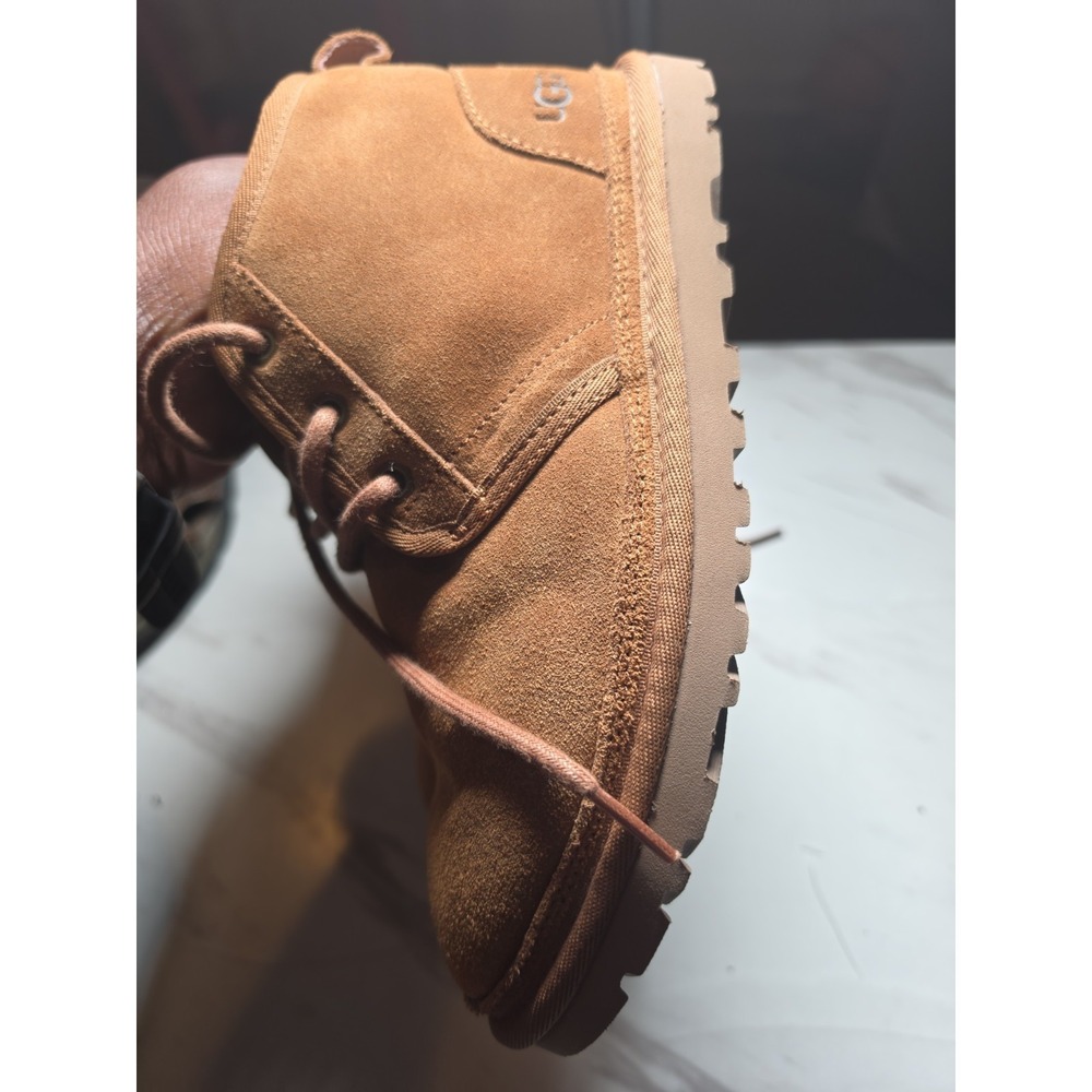 UGG - Picture 8 of 8